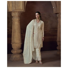 Noor-e-Nazaakat – The Elegance Edit