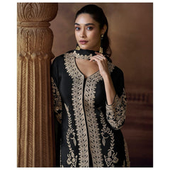 Noor-e-Nazaakat – The Elegance Edit