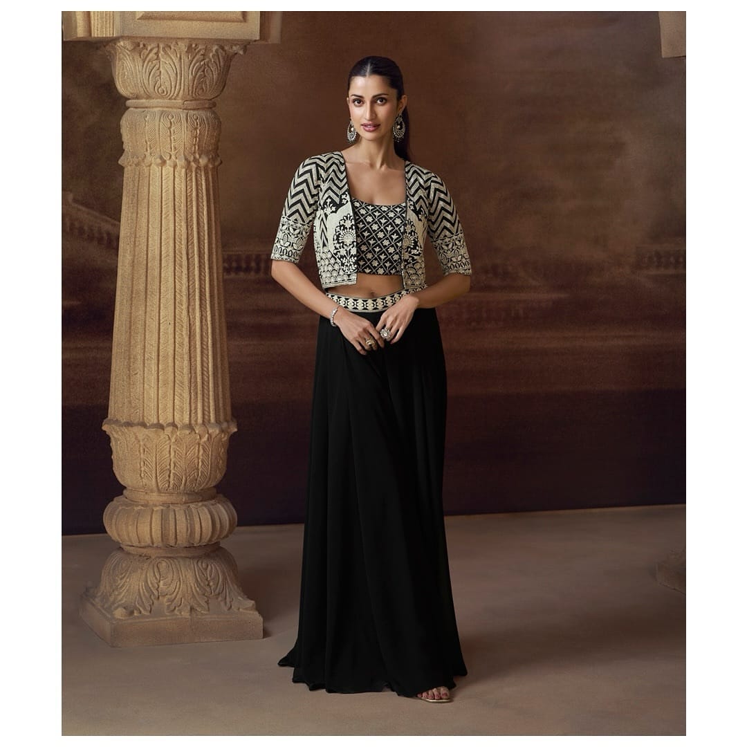 Ethereal Grace – The Georgette Glam Edit