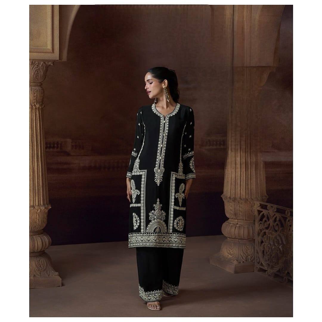 Noor-e-Nazaakat – The Elegance Edit